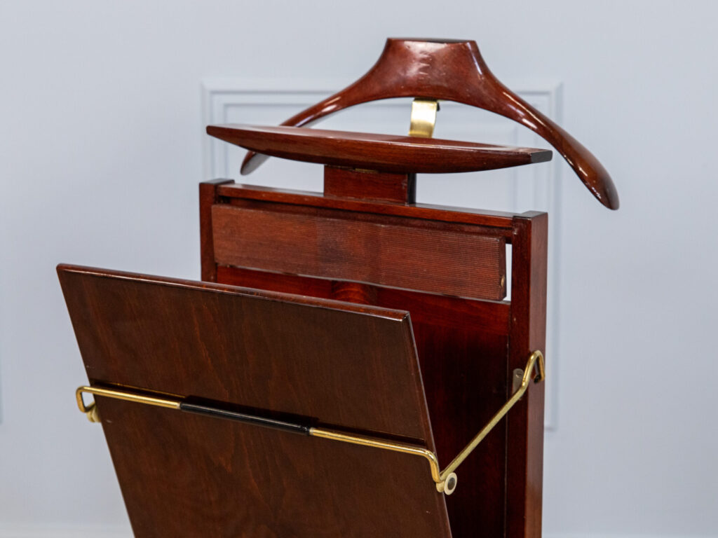 Вінтажна вішалка-камердинер