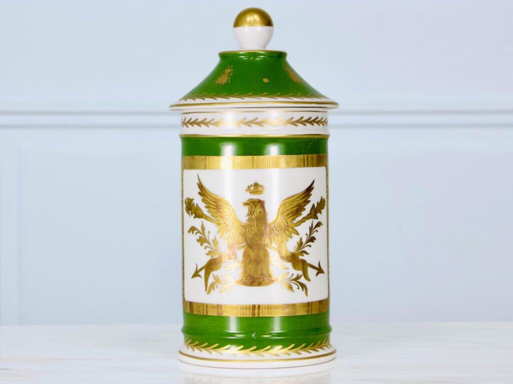 Антикварна фармацевтична банка в стилі Ампір