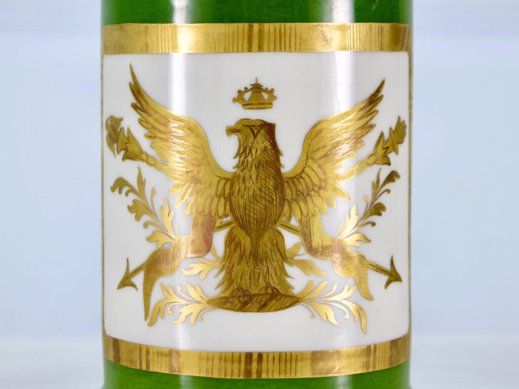 Антикварна фармацевтична банка в стилі Ампір