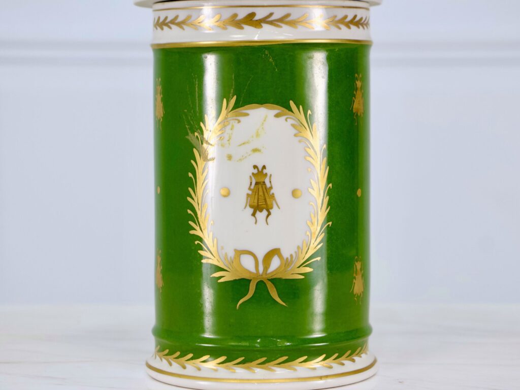 Антикварна фармацевтична банка в стилі Ампір