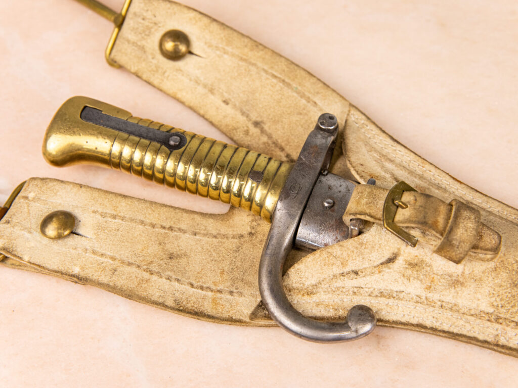 Багнет з піхвами до гвинтівки Шасспо