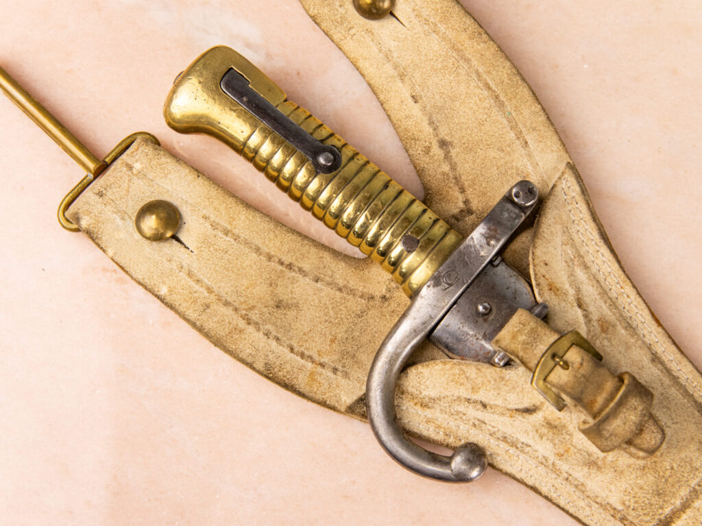 Багнет з піхвами до гвинтівки Шасспо