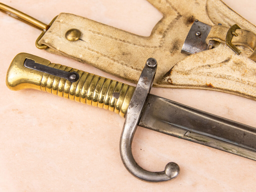 Багнет з піхвами до гвинтівки Шасспо