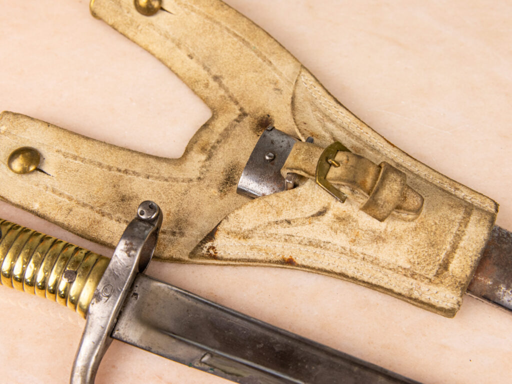 Багнет з піхвами до гвинтівки Шасспо