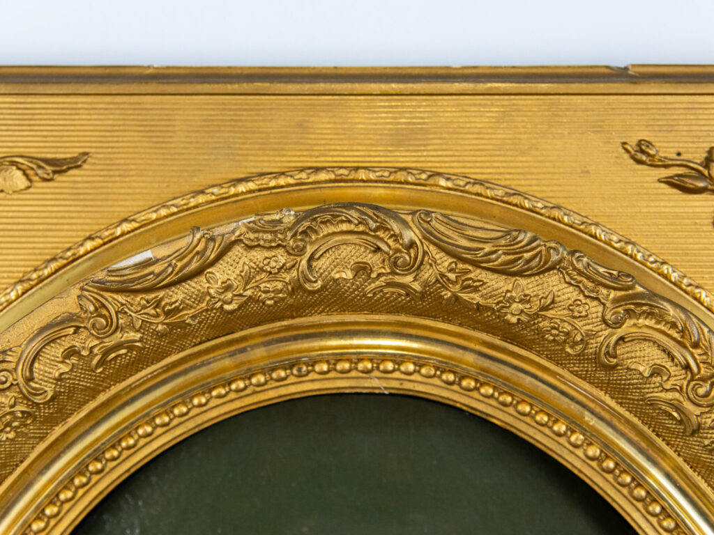 Антикварний портрет молодої дівчини