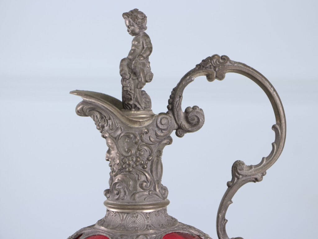 Антикварний графин