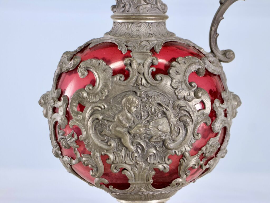 Антикварний графин