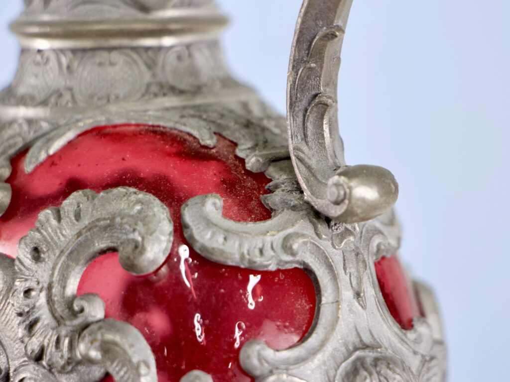 Антикварний графин