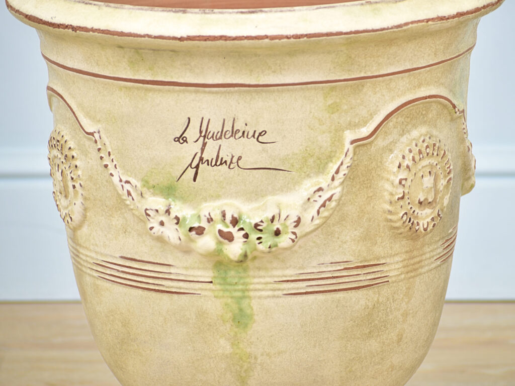 IMG_4744 Вінтажний вазон (горщик) Андузе, «De la Madeleine»