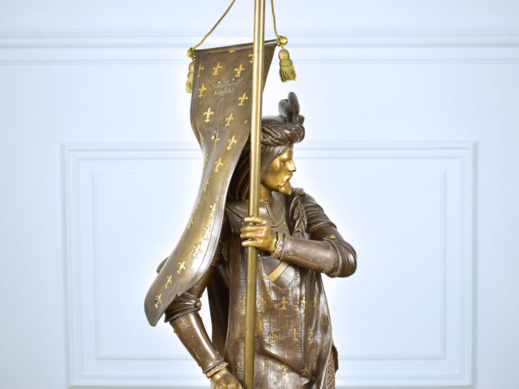 IMG_5821 Антикварна скульптура «Воїн з прапором», А.Е. Кар'є-Бельоз