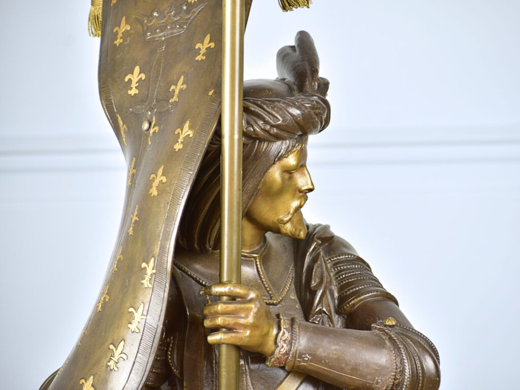 IMG_5823 Антикварна скульптура «Воїн з прапором», А.Е. Кар'є-Бельоз