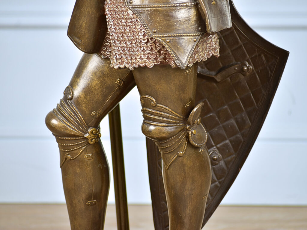 IMG_5827 Антикварна скульптура «Воїн з прапором», А.Е. Кар'є-Бельоз