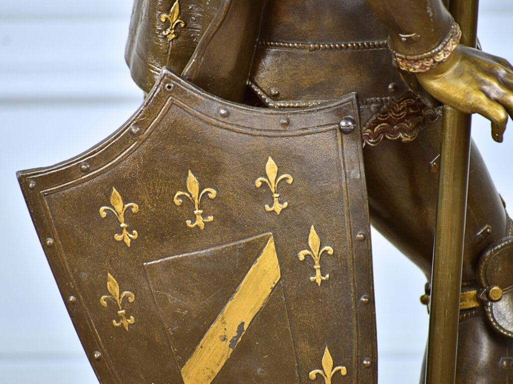 IMG_5834 Антикварна скульптура «Воїн з прапором», А.Е. Кар'є-Бельоз