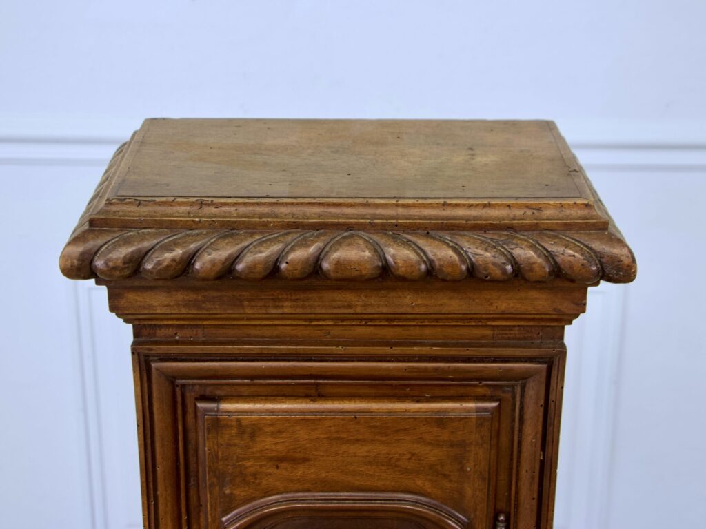 IMG_5838 Антикварна підставка-стелаж