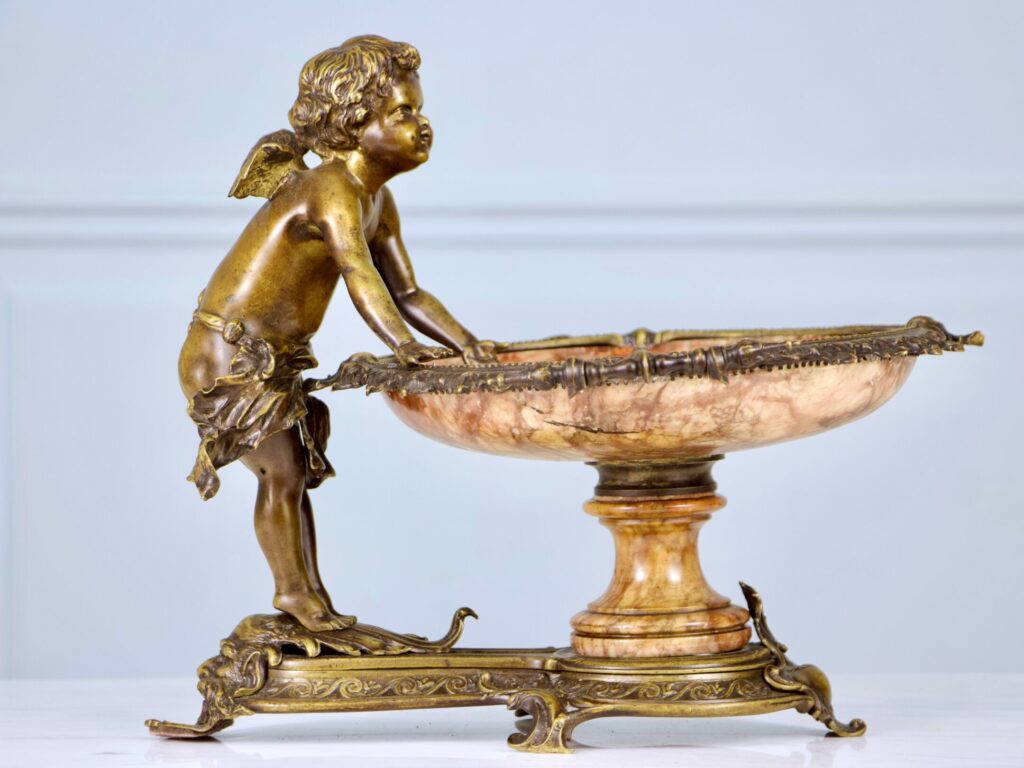 Центральна композиція, ваза в стилі Наполеона III