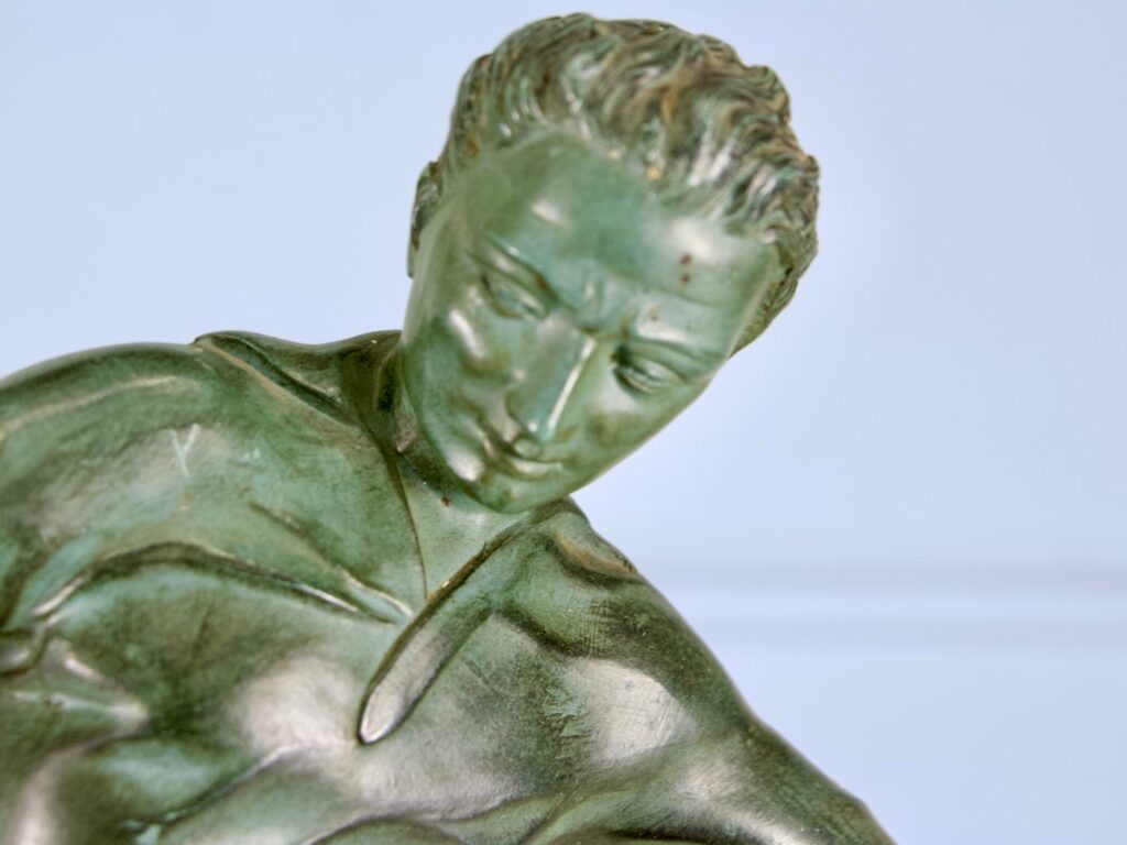 Вінтажна кабінетна скульптура «Футболіст»