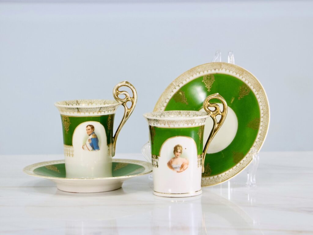 Антикварний кавовий набір «Наполеон і Жозефіна»