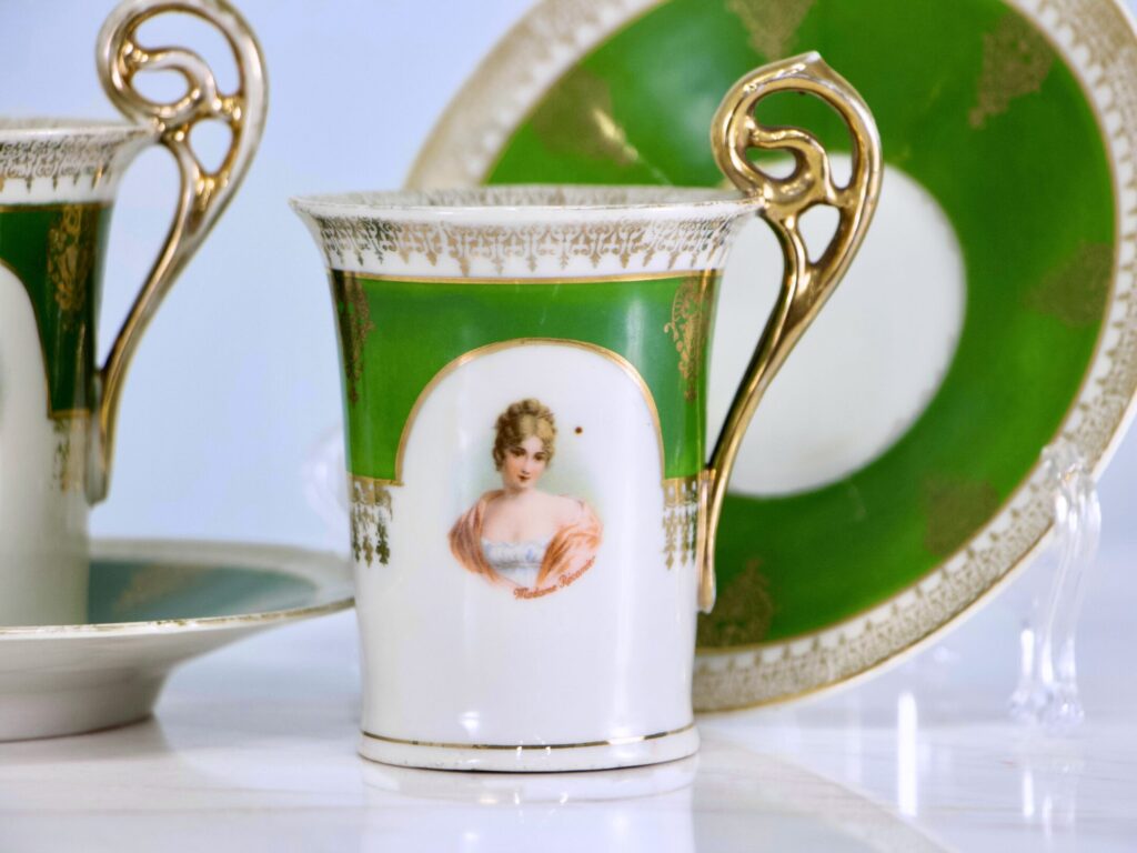 Антикварний кавовий набір «Наполеон і Жозефіна»