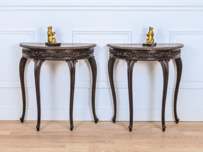 Антикварні консольні столики