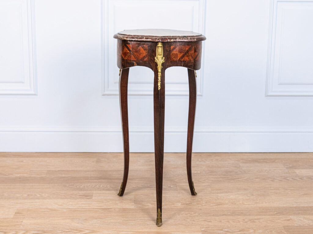 Столик у стилі Людовика XV