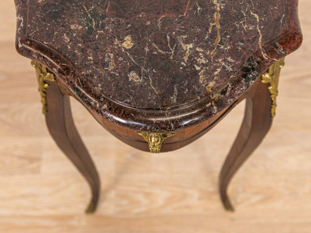 Столик у стилі Людовика XV