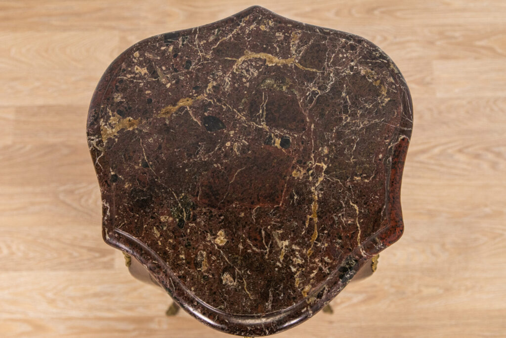 Столик у стилі Людовика XV