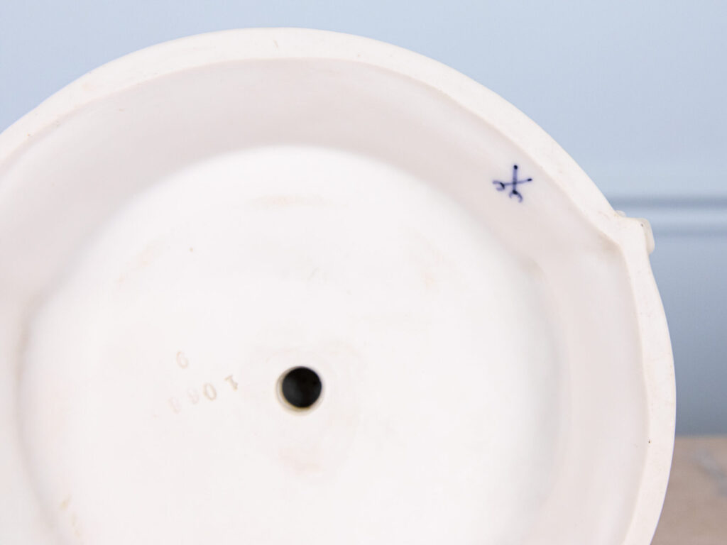 Антикварна скульптура «LA MÉDITATION»