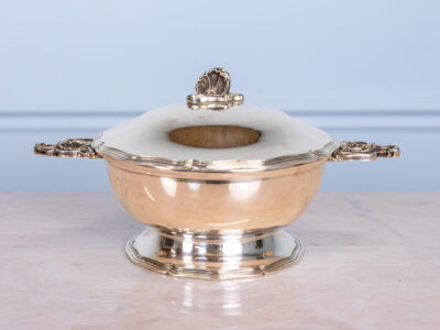 Соусниця в стилі Людовика XV