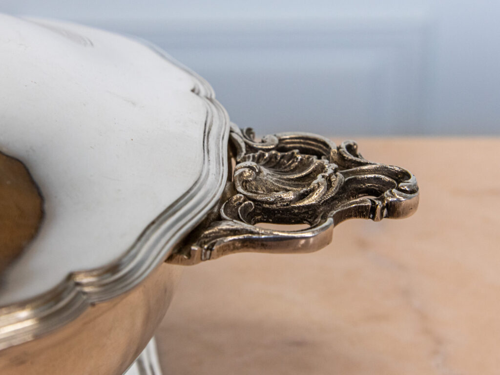 Соусниця в стилі Людовика XV