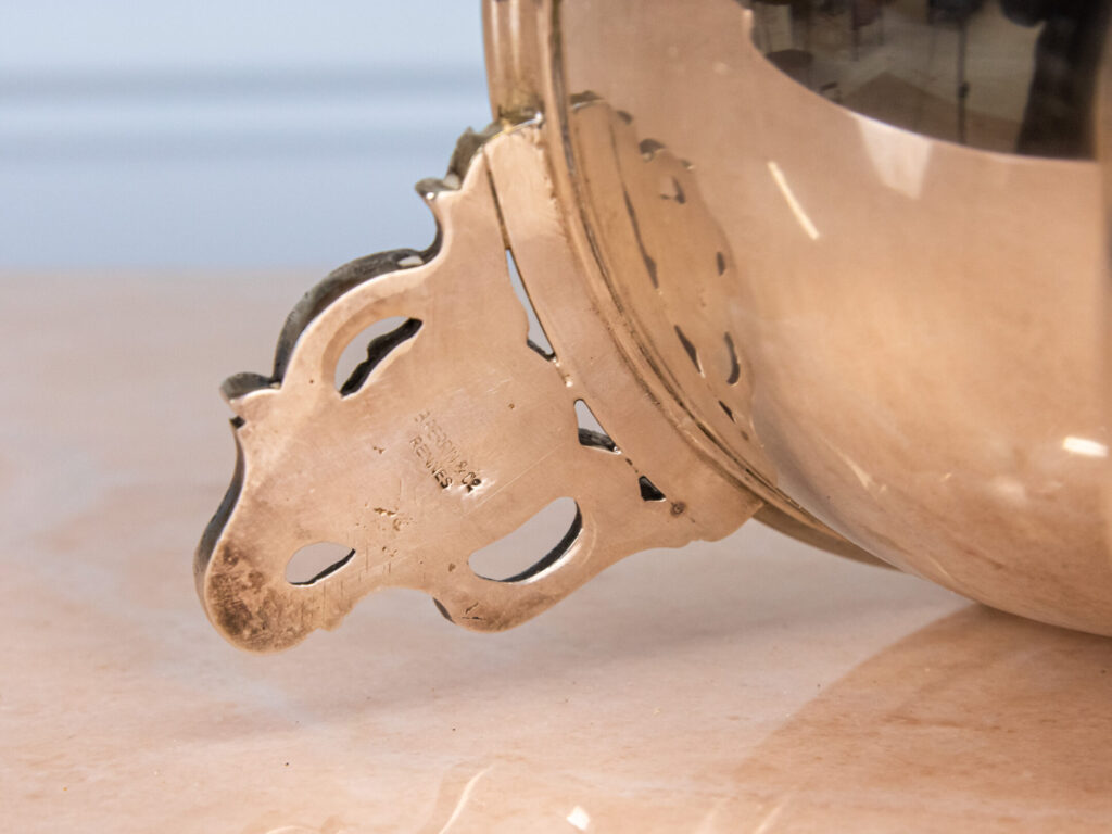 Соусниця в стилі Людовика XV