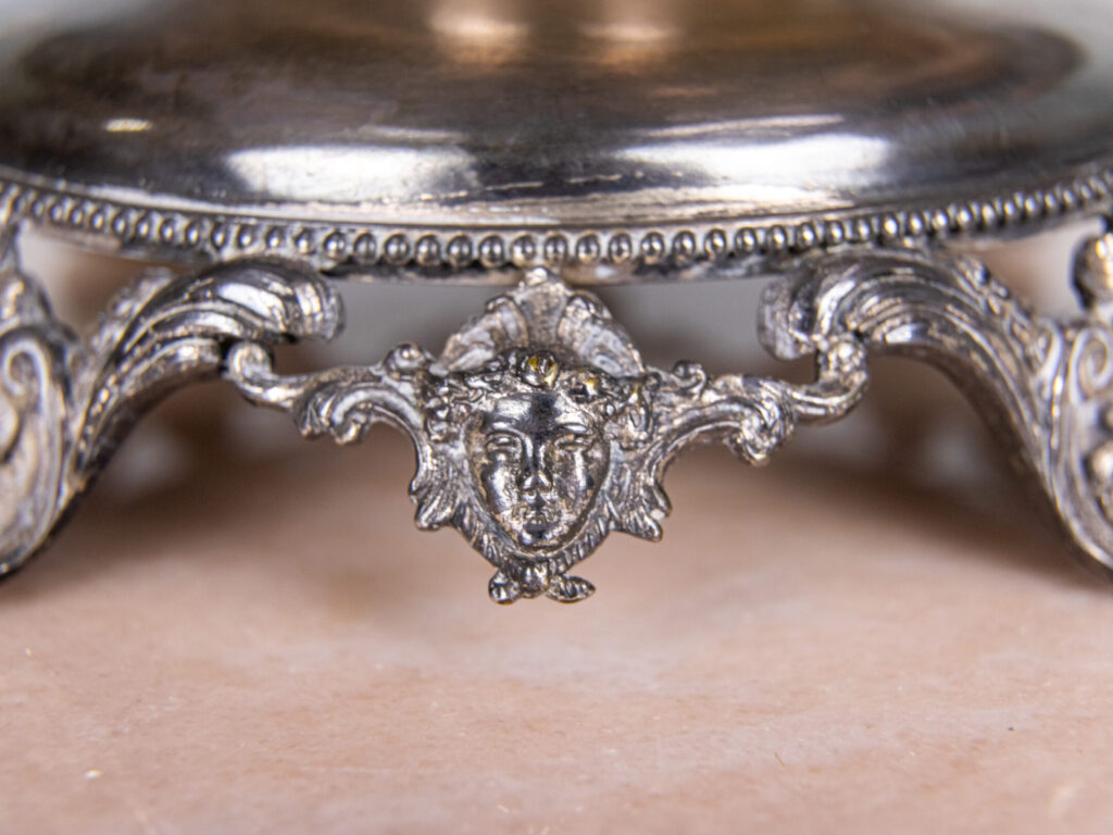 Антикварна фруктовниця