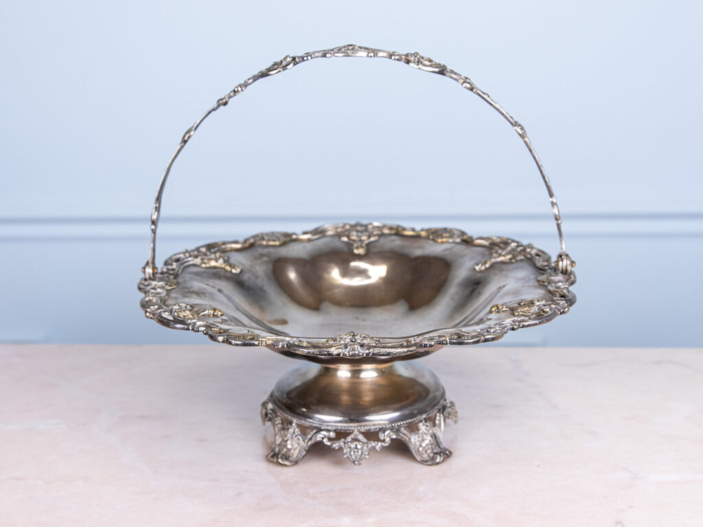 Антикварна фруктовниця