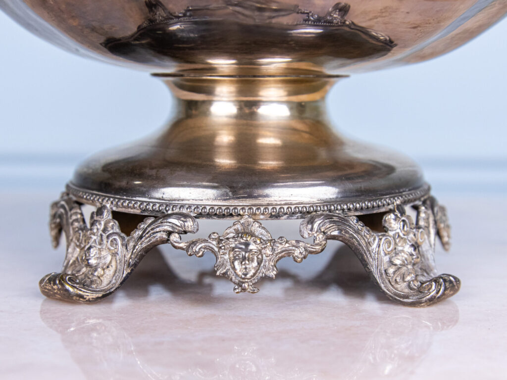 Антикварна фруктовниця