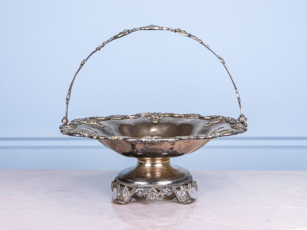 Антикварна фруктовниця