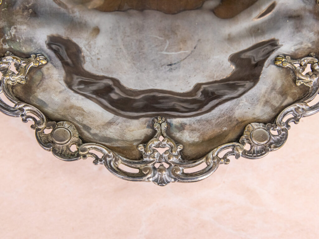 Антикварна фруктовниця