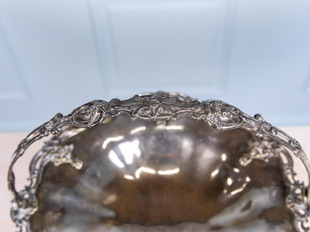 Антикварна фруктовниця