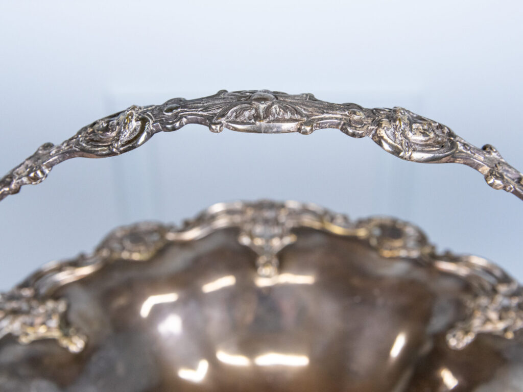 Антикварна фруктовниця