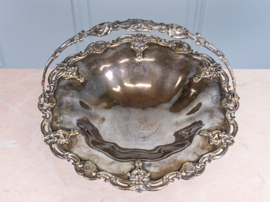 Антикварна фруктовниця