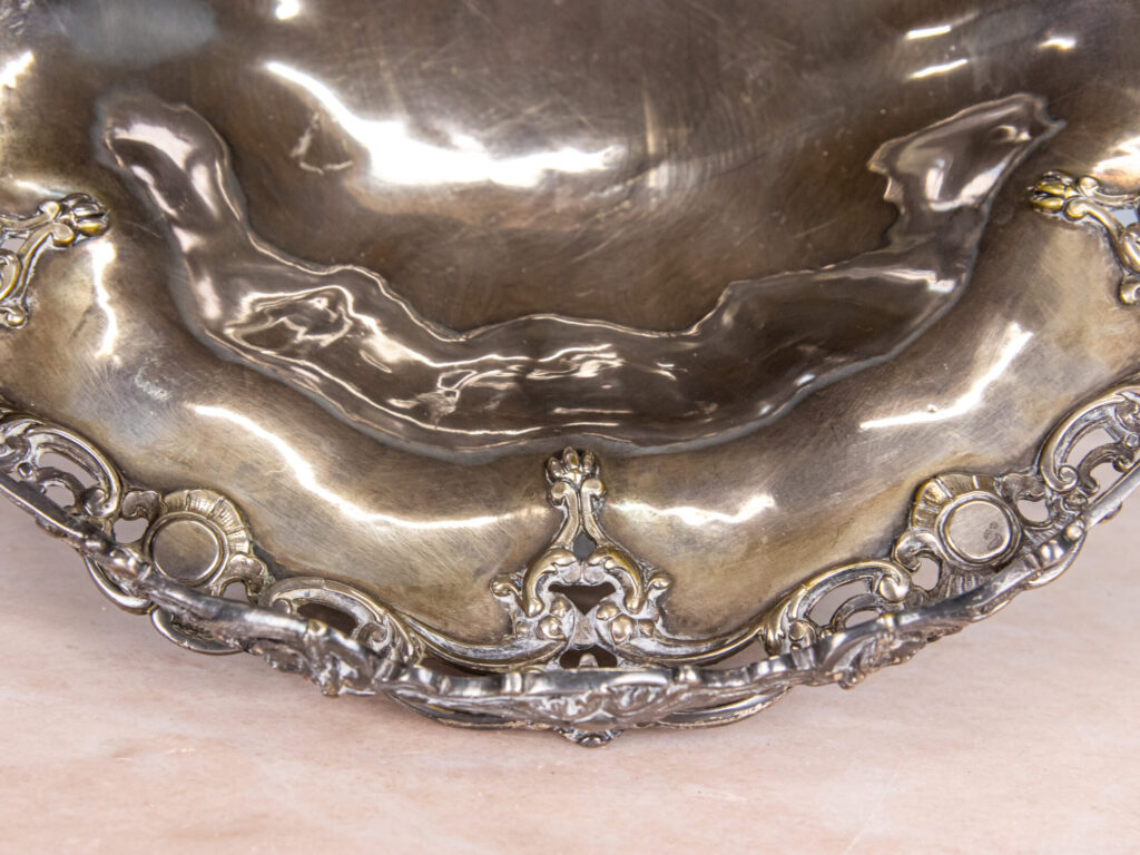 Антикварна фруктовниця