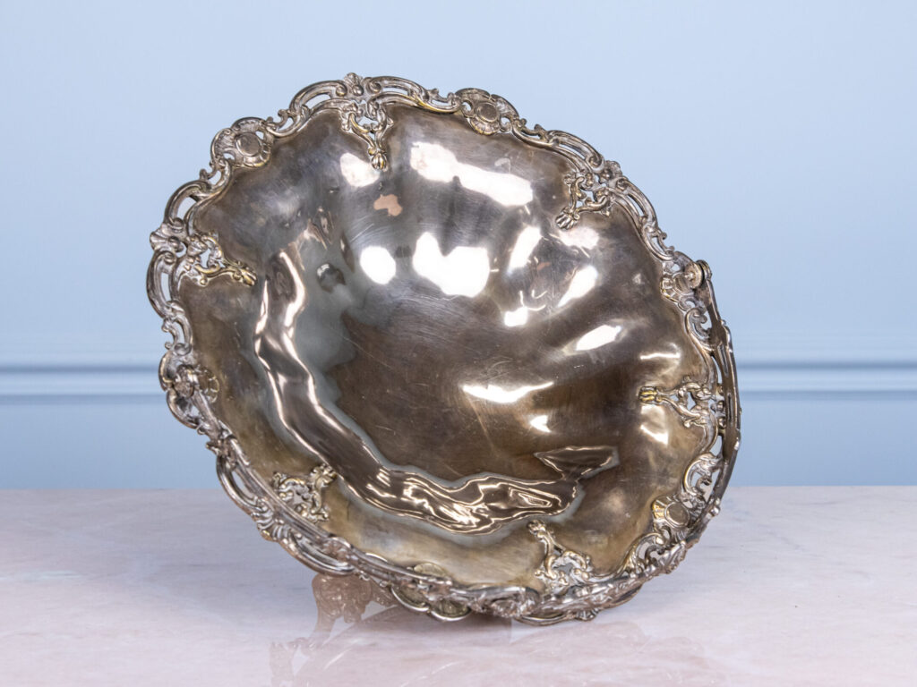 Антикварна фруктовниця