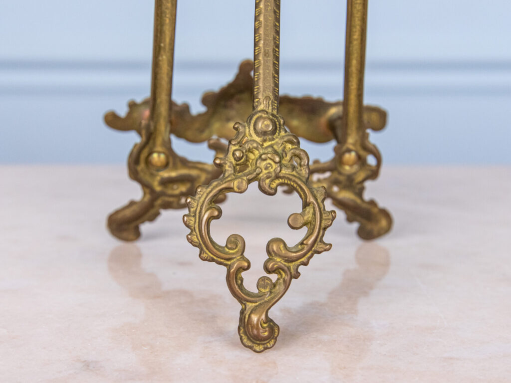 Вінтажні презентаційні мольберти-підставки