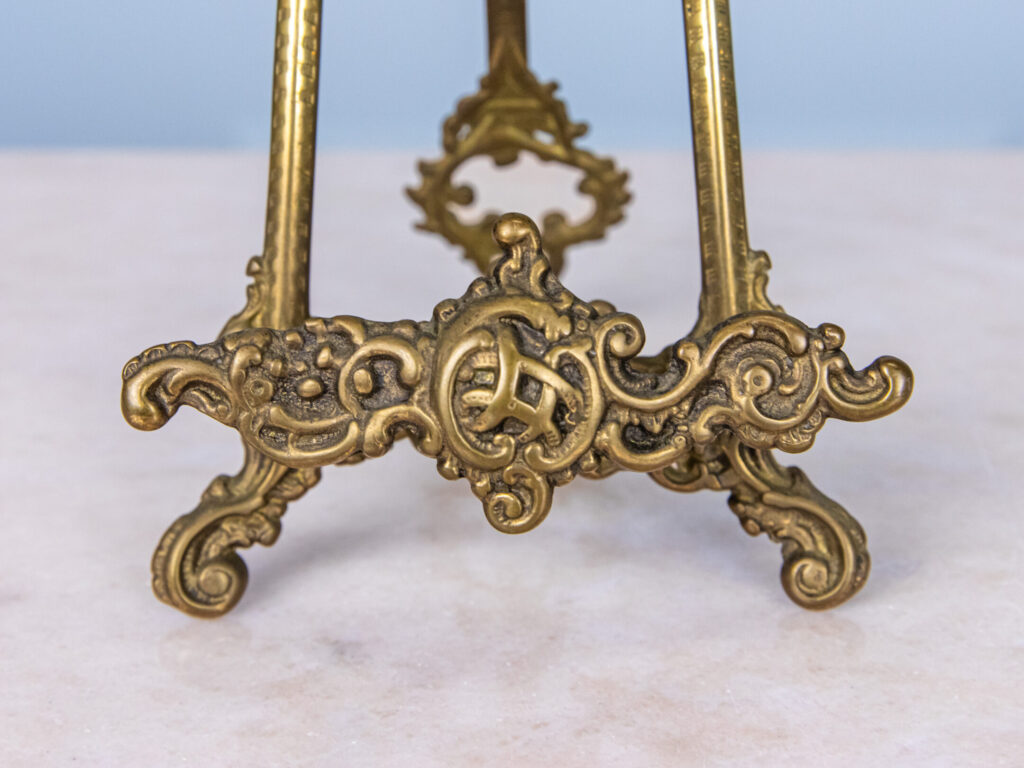 Вінтажні презентаційні мольберти-підставки