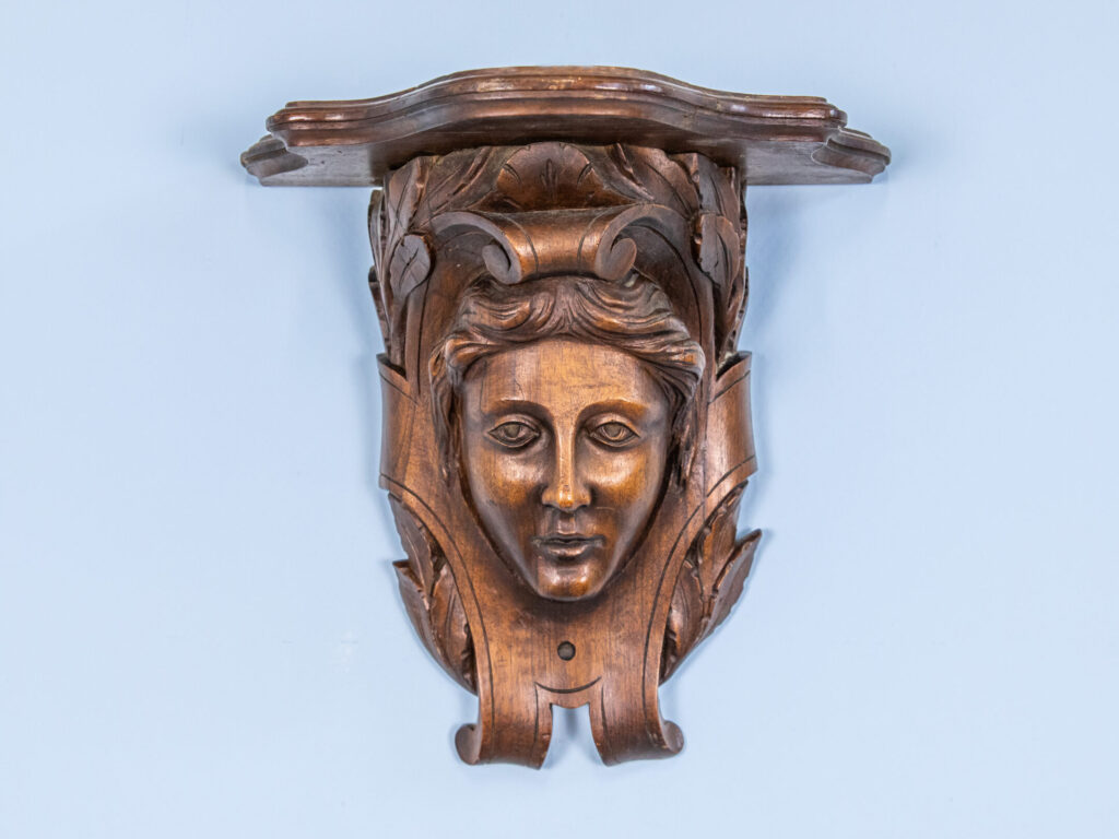 BN4A0923 Антикварна поличка-консоль