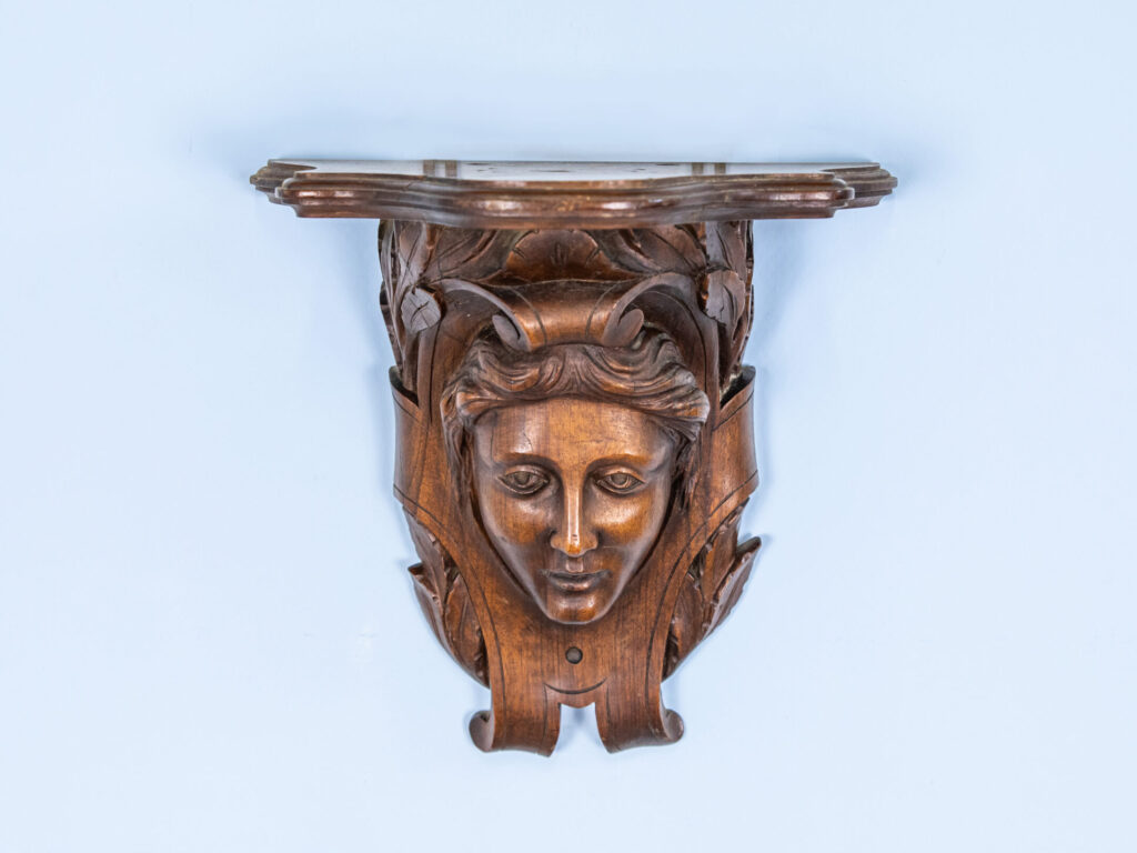 BN4A0925 Антикварна поличка-консоль