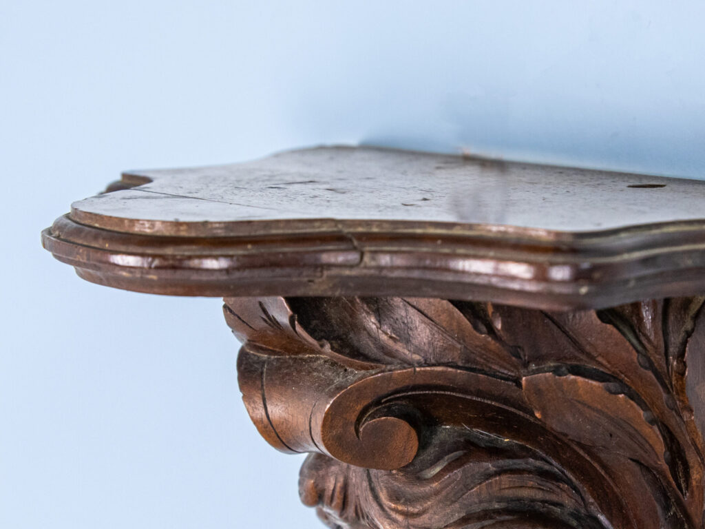 BN4A0937 Антикварна поличка-консоль