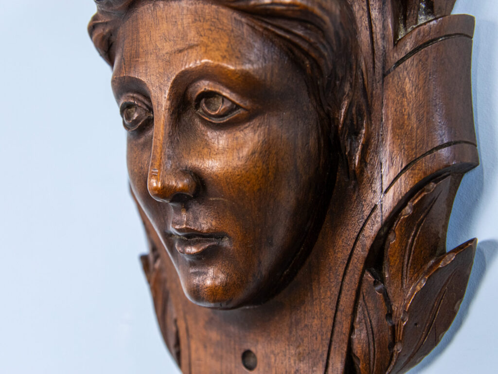 BN4A0953 Антикварна поличка-консоль