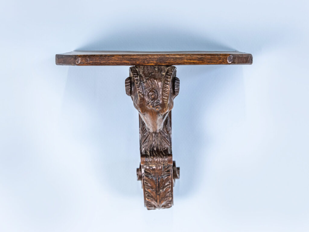 BN4A0974 Антикварна поличка-консоль