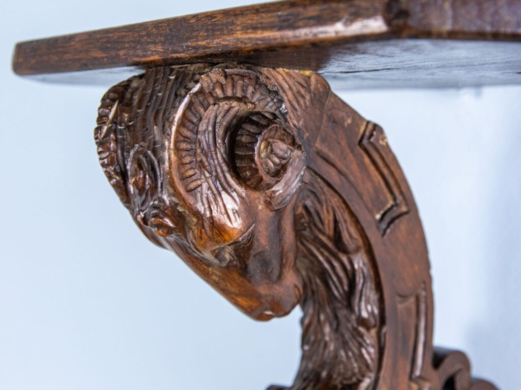 BN4A0979 Антикварна поличка-консоль