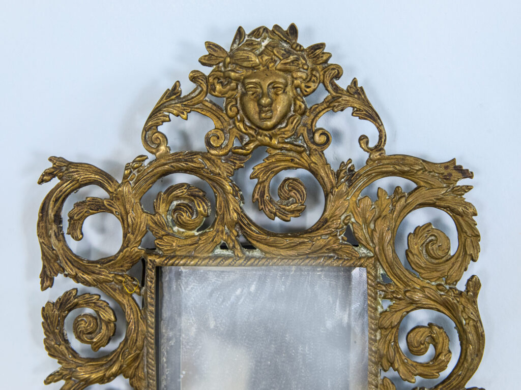 Антикварні настінні бра з дзеркалами