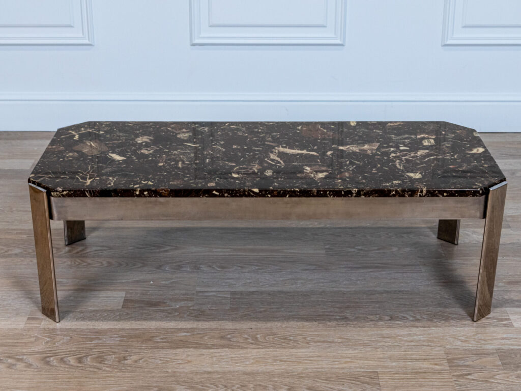 Вінтажний журнальний столик з мармуровою стільницею